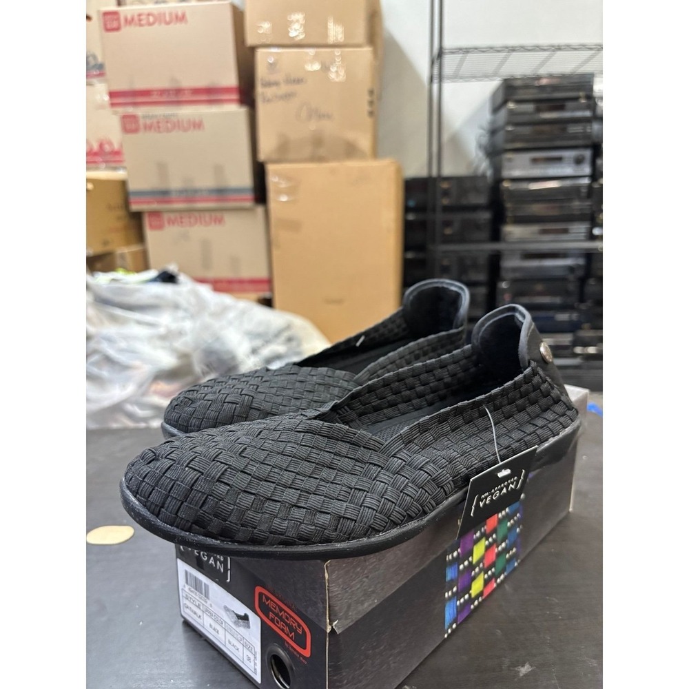 Bernie mev catwalk black reflective size 38 / us 7